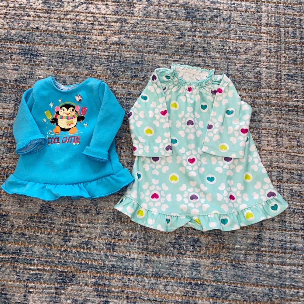 American girl doll night gown set of 2!!!